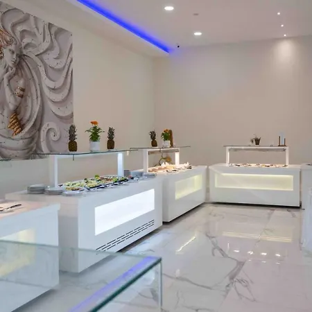 Laguna Hotell 4*