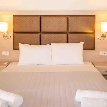 Hotell Laguna 4*