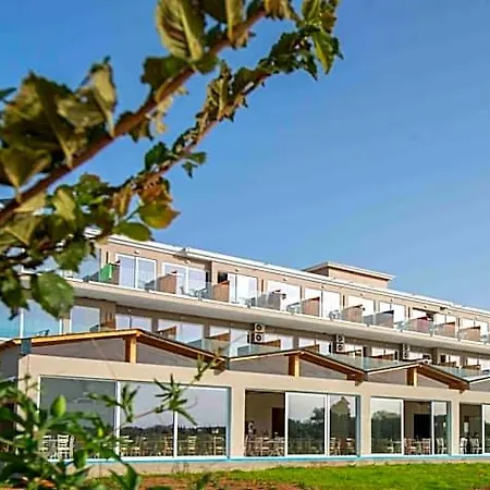 Laguna 4*
