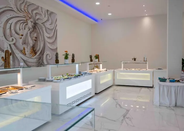 Laguna Hotel 4*