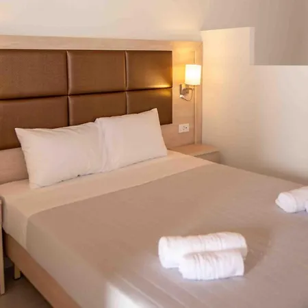 Laguna 4*